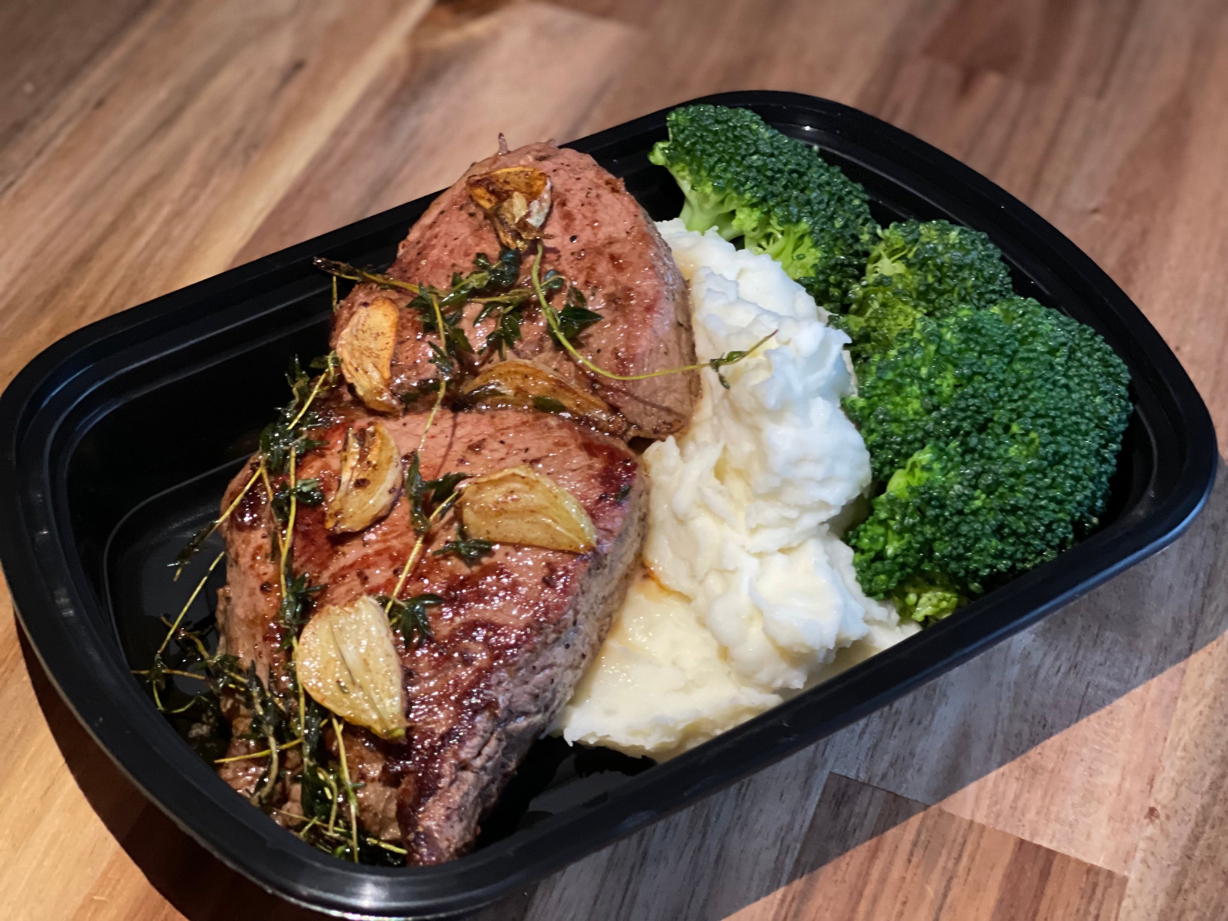 Meal Prep Sirloin Steak, Mashed Potatoes, Broccoli Saucy Kat